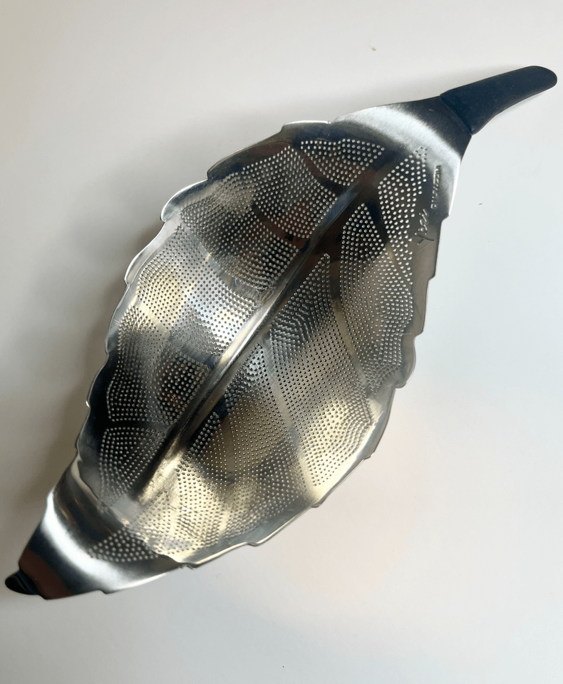 YEZI Leaf Shaped Tea Strainer by O1Living - Image 4